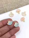 Enamel Seashell pendant | Fashion Jewellery Outlet | Fashion Jewellery Outlet